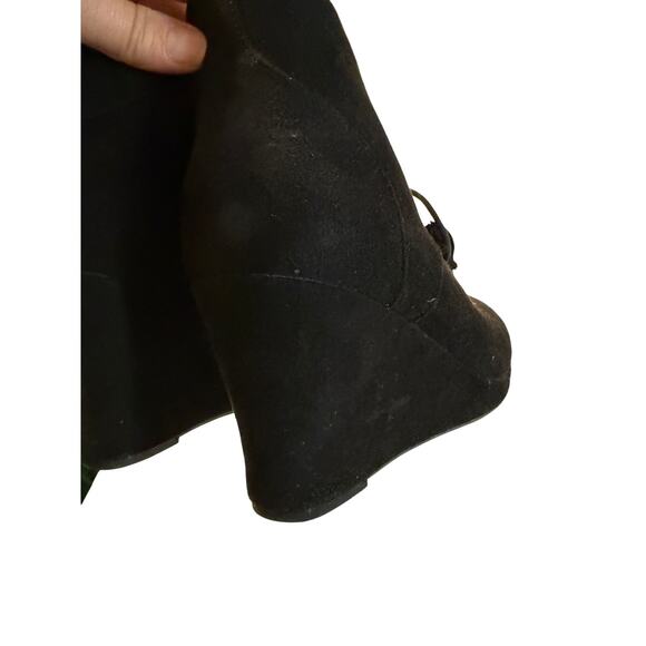 Report Black Suede Wedge Booties Women's Size 9 Fringe Tassel Ties - Picture 6 of 13